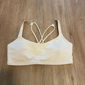 Lululemon Free To Be Bra